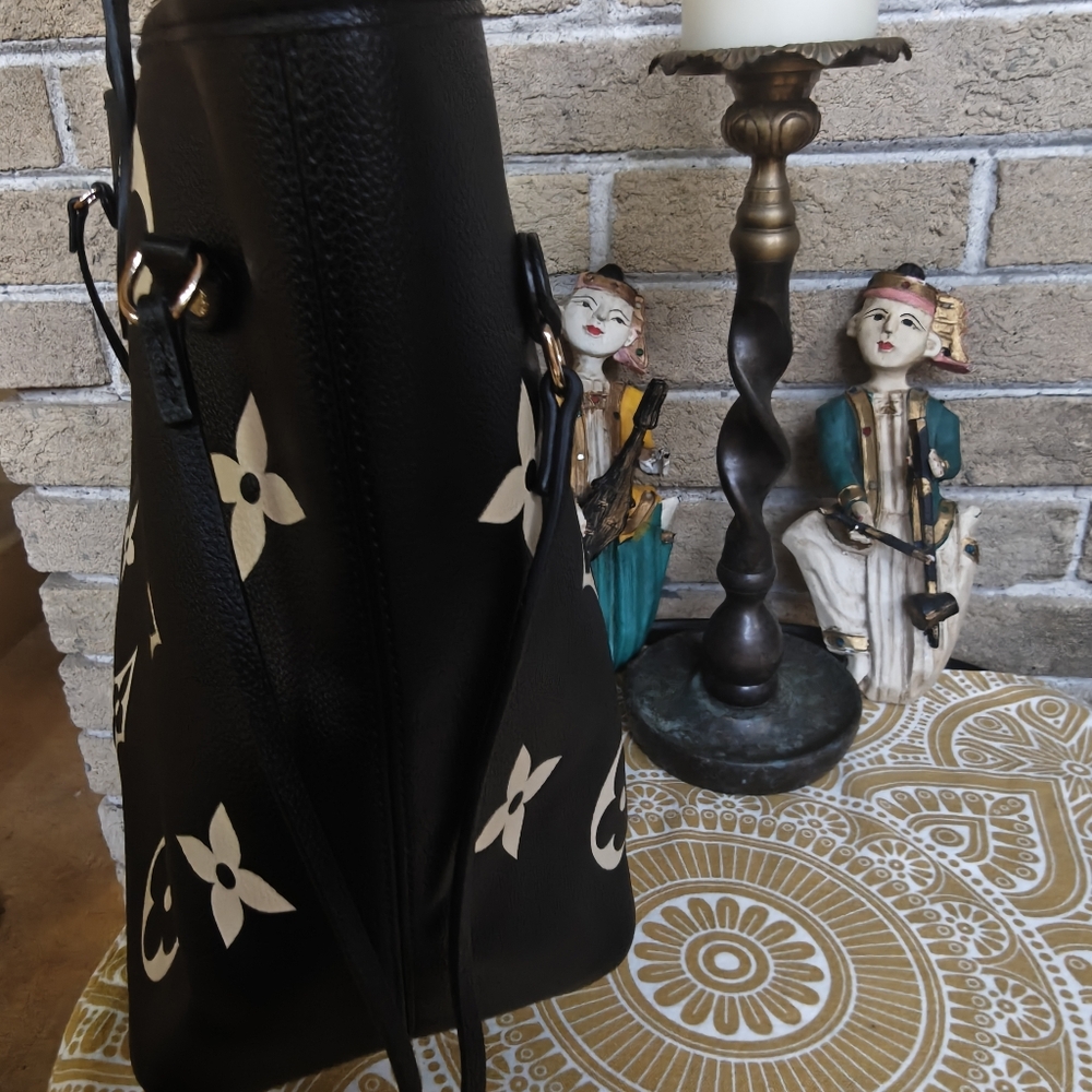 For Steph.......Classy FASHION Tote. New - Picture 5 of 14